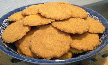 ZESTY CHEDDAR WAFERS