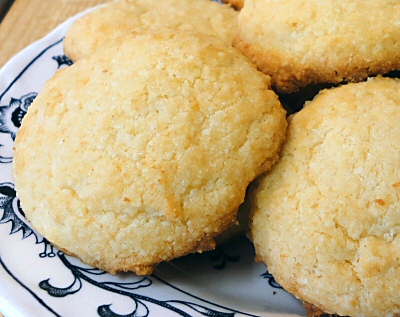 CAROLYNFS ALMOND COOKIES