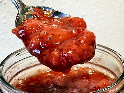 STRAWBERRY JAM OR DESSERT SAUCE