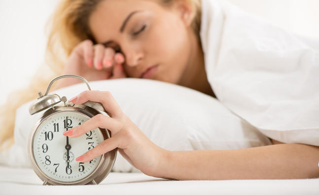 How too little sleep can cause weight gain