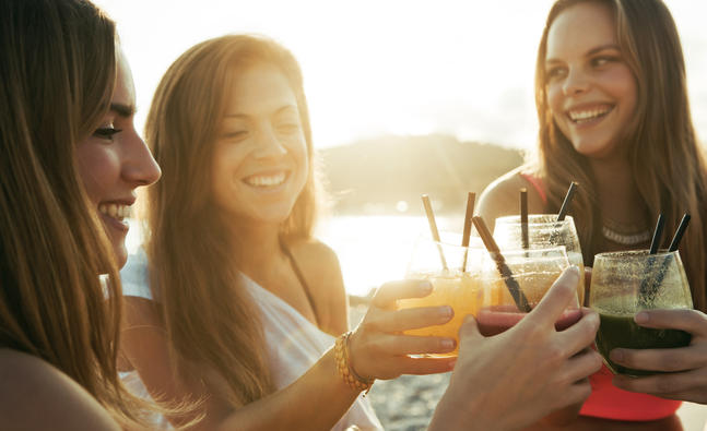 How to survive the summer social scene (without gaining weight)