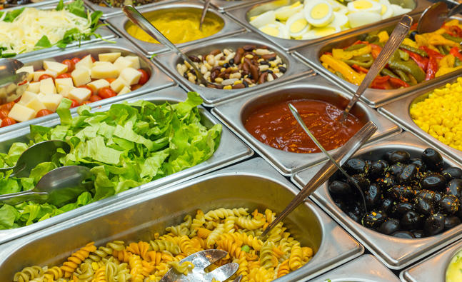 What to watch out for at the salad bar