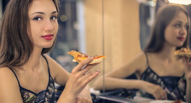 Weight Loss Tip #147 – Eat in front of a mirror to avoid binge eating