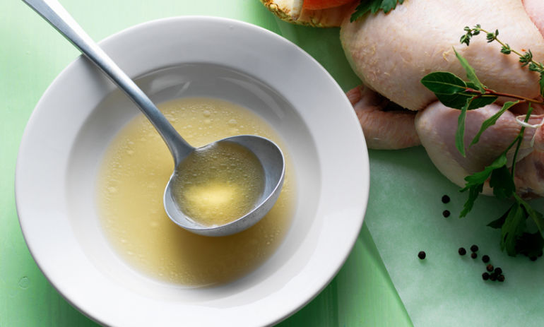 6 Anti-Aging, Weight Loss Reasons To Add Bone Broth To Your Diet